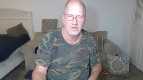 Snapshot of casinocam chatting on 02-24-25, 12:41 CasinoCam online show from 02-24-25, 12:41