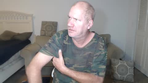 Snapshot of casinocam chatting on 02-26-25, 11:20 CasinoCam online show from 02-26-25, 11:20