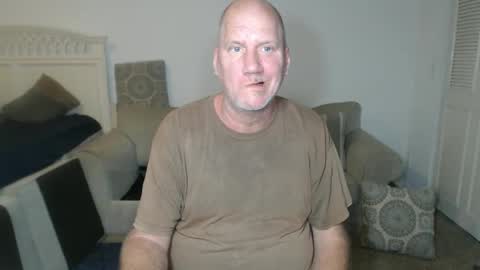 Snapshot of casinocam chatting on 03-05-25, 12:27 CasinoCam online show from 03-05-25, 12:27