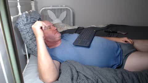 Snapshot of casinocam chatting on 09-10-25, 05:35 CasinoCam online show from 09-10-25, 05:35