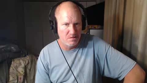 Snapshot of casinocam chatting on 09-12-25, 02:44 CasinoCam online show from 09-12-25, 02:44