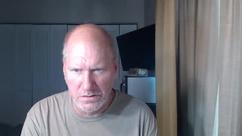 Snapshot of casinocam chatting on 09-14-25, 02:05 CasinoCam online show from 09-14-25, 02:05