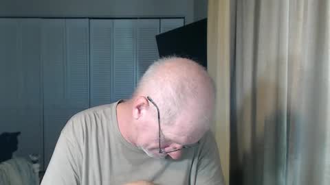 Snapshot of casinocam chatting on 09-16-25, 03:24 CasinoCam online show from 09-16-25, 03:24