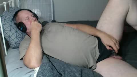 Snapshot of casinocam chatting on 09-17-25, 09:16 CasinoCam online show from 09-17-25, 09:16