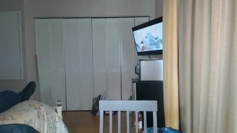 Snapshot of casinocam chatting on 09-19-25, 04:40 CasinoCam online show from 09-19-25, 04:40