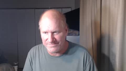 Snapshot of casinocam chatting on 09-23-25, 09:40 CasinoCam online show from 09-23-25, 09:40