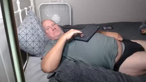 Snapshot of casinocam chatting on 09-25-25, 04:27 CasinoCam online show from 09-25-25, 04:27