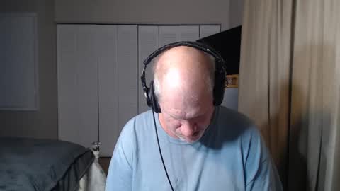 Snapshot of casinocam chatting on 09-26-25, 02:48 CasinoCam online show from 09-26-25, 02:48