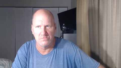 Snapshot of casinocam chatting on 10-13-25, 05:57 CasinoCam online show from 10-13-25, 05:57