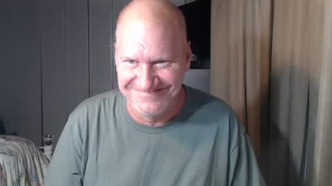 Snapshot of casinocam chatting on 10-14-25, 07:20 CasinoCam online show from 10-14-25, 07:20