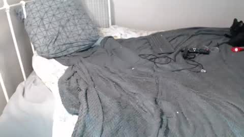 Snapshot of casinocam chatting on 10-18-25, 08:42 CasinoCam online show from 10-18-25, 08:42