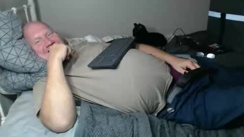 Snapshot of casinocam chatting on 10-21-25, 12:44 CasinoCam online show from 10-21-25, 12:44