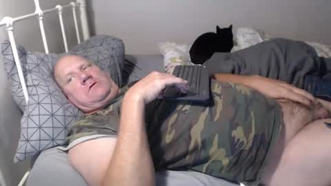 Snapshot of casinocam chatting on 10-25-25, 08:58 CasinoCam online show from 10-25-25, 08:58