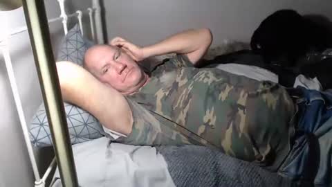 Snapshot of casinocam chatting on 11-04-25, 04:55 CasinoCam online show from 11-04-25, 04:55