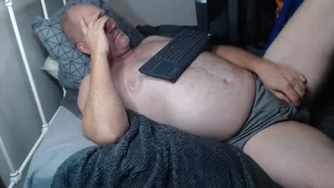 Snapshot of casinocam chatting on 11-13-25, 09:58 CasinoCam online show from 11-13-25, 09:58