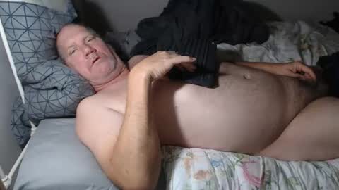 Snapshot of casinocam chatting on 11-14-25, 04:06 CasinoCam online show from 11-14-25, 04:06