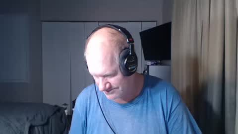 Snapshot of casinocam chatting on 11-23-25, 08:14 CasinoCam online show from 11-23-25, 08:14