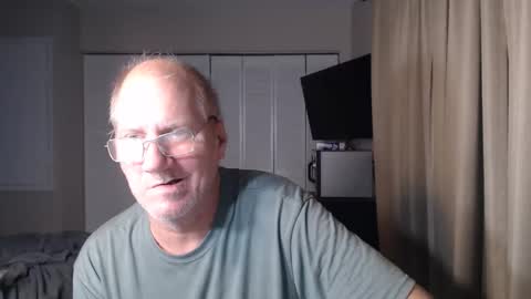 Snapshot of casinocam chatting on 11-25-25, 03:28 CasinoCam online show from 11-25-25, 03:28