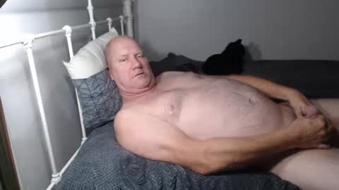 Snapshot of casinocam chatting on 12-13-25, 07:53 CasinoCam online show from 12-13-25, 07:53