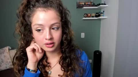 Snapshot of cassandra_caiin chatting on 12-10-24, 09:43 Cassie online show from 12-10-24, 09:43