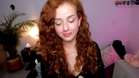 Snapshot of cassandra_caiin chatting on 01-12-25, 01:11 Cassie online show from 01-12-25, 01:11