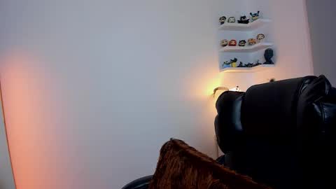 Snapshot of cassandra_caiin chatting on 11-09-25, 01:53 Cassie online show from 11-09-25, 01:53