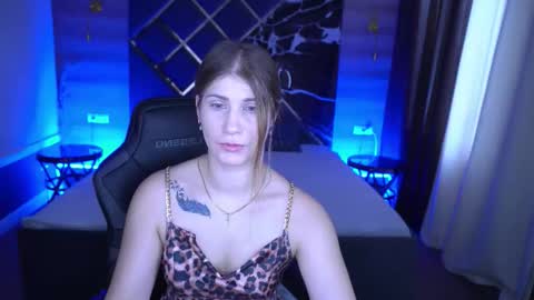 Snapshot of cassandragood chatting on 11-11-25, 08:03 Lena online show from 11-11-25, 08:03