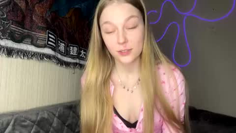 Cassandra online show from 03-06-26, 06:15