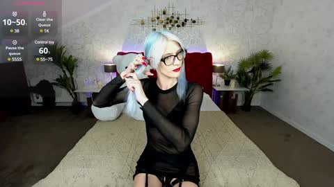 Snapshot of cassandrastars chatting on 01-15-25, 12:41 Cassandra online show from 01-15-25, 12:41