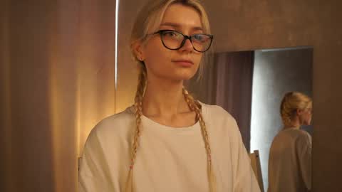 Cassie online show from 03-11-25, 10:40