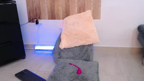 Susana independent model online show from 12-16-24, 02:16