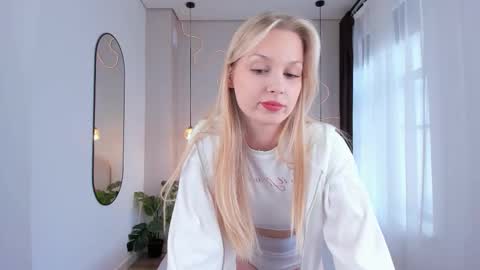 Snapshot of cassie_palmer chatting on 10-03-25, 06:54 Hello my name is Cassie and my friend Nilo is also here online show from 10-03-25, 06:54