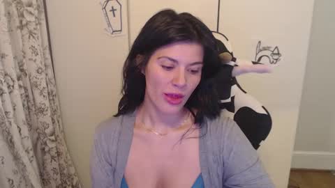 Snapshot of cassiealvarez chatting on 10-04-25, 12:52 cassiealvarez online show from 10-04-25, 12:52