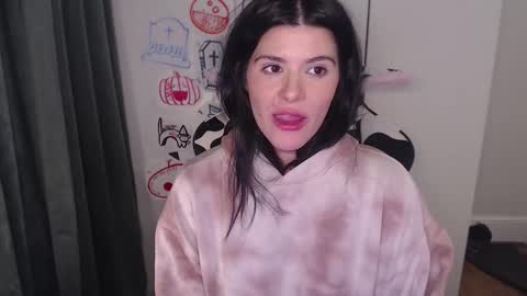 Snapshot of cassiealvarez chatting on 10-13-25, 04:23 cassiealvarez online show from 10-13-25, 04:23