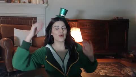 cassiealvarez online show from 03-18-26, 02:15