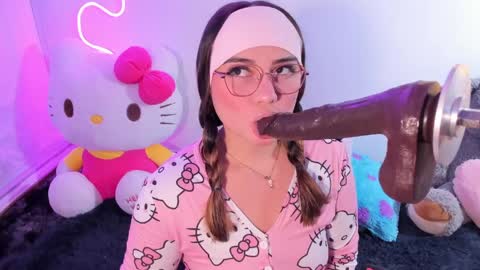 Snapshot of cassiebigass_ chatting on 04-06-26, 04:41 Bela igzaii9r online show from 04-06-26, 04:41