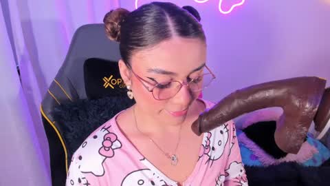 Snapshot of cassiebigass_ chatting on 05-21-26, 10:39 Bela igzaii9r online show from 05-21-26, 10:39