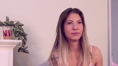 Cassi online show from 11-18-25, 04:06