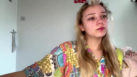 Olivia online show from 04-10-26, 07:02