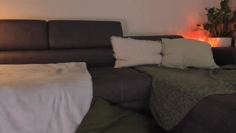  cassandra  online show from 09-23-25, 07:17