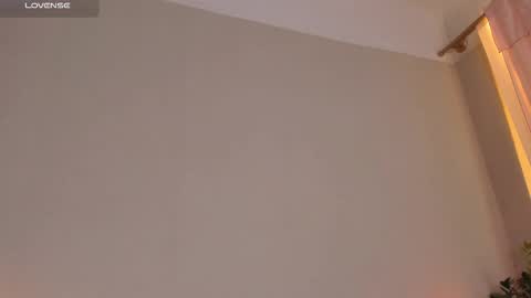  cassandra  online show from 11-21-25, 12:43