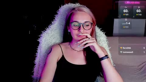 Snapshot of cassy_moore chatting on 12-12-24, 10:52 Ellie online show from 12-12-24, 10:52