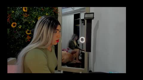 Snapshot of cata_sanchez chatting on 11-23-25, 11:37 cata_sanchez online show from 11-23-25, 11:37