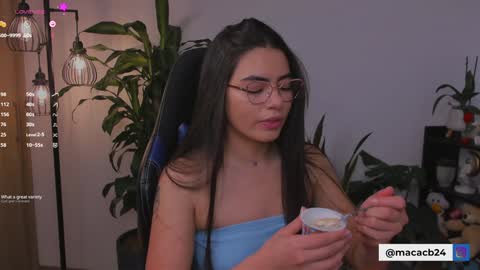 MACARENA online show from 01-18-25, 09:24