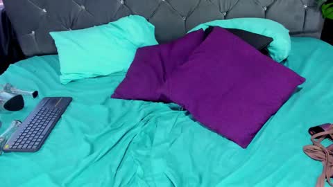 Snapshot of cataleya_divine chatting on 01-16-25, 02:08 Cata Prins online show from 01-16-25, 02:08