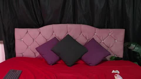 Snapshot of cataleya_divine chatting on 09-18-25, 11:01 Cata Prins online show from 09-18-25, 11:01