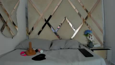 cataleyaxht online show from 10-15-25, 12:27