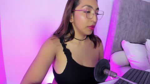 Cata  Monday- Saturday   On line at 0100pm-0700pm online show from 06-01-26, 07:48