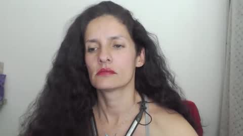 Snapshot of catalina_duran1 chatting on 12-15-25, 04:17 catalina online show from 12-15-25, 04:17