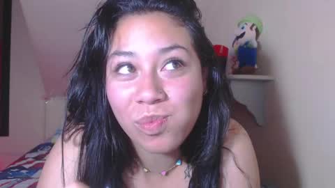 Snapshot of catalina_saenz19 chatting on 09-21-25, 10:22 Catalina Saenz online show from 09-21-25, 10:22